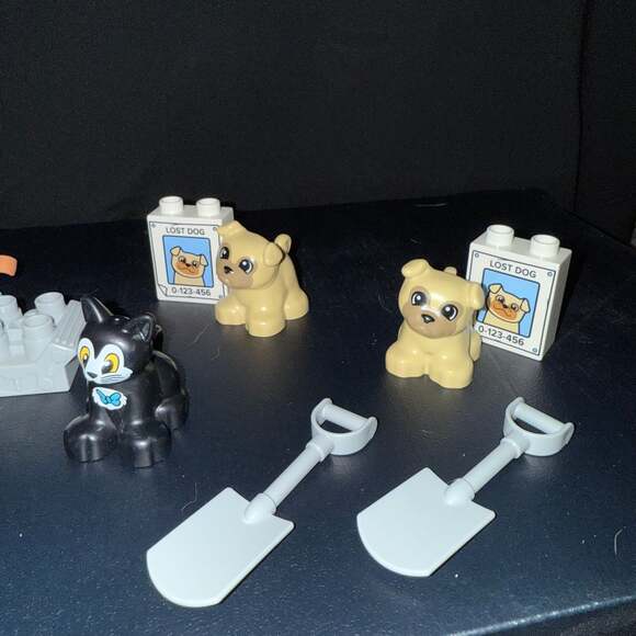 LEGO Duplo People & Pets Lot - Figures, Animals, Accessories - Picture 3 of 6